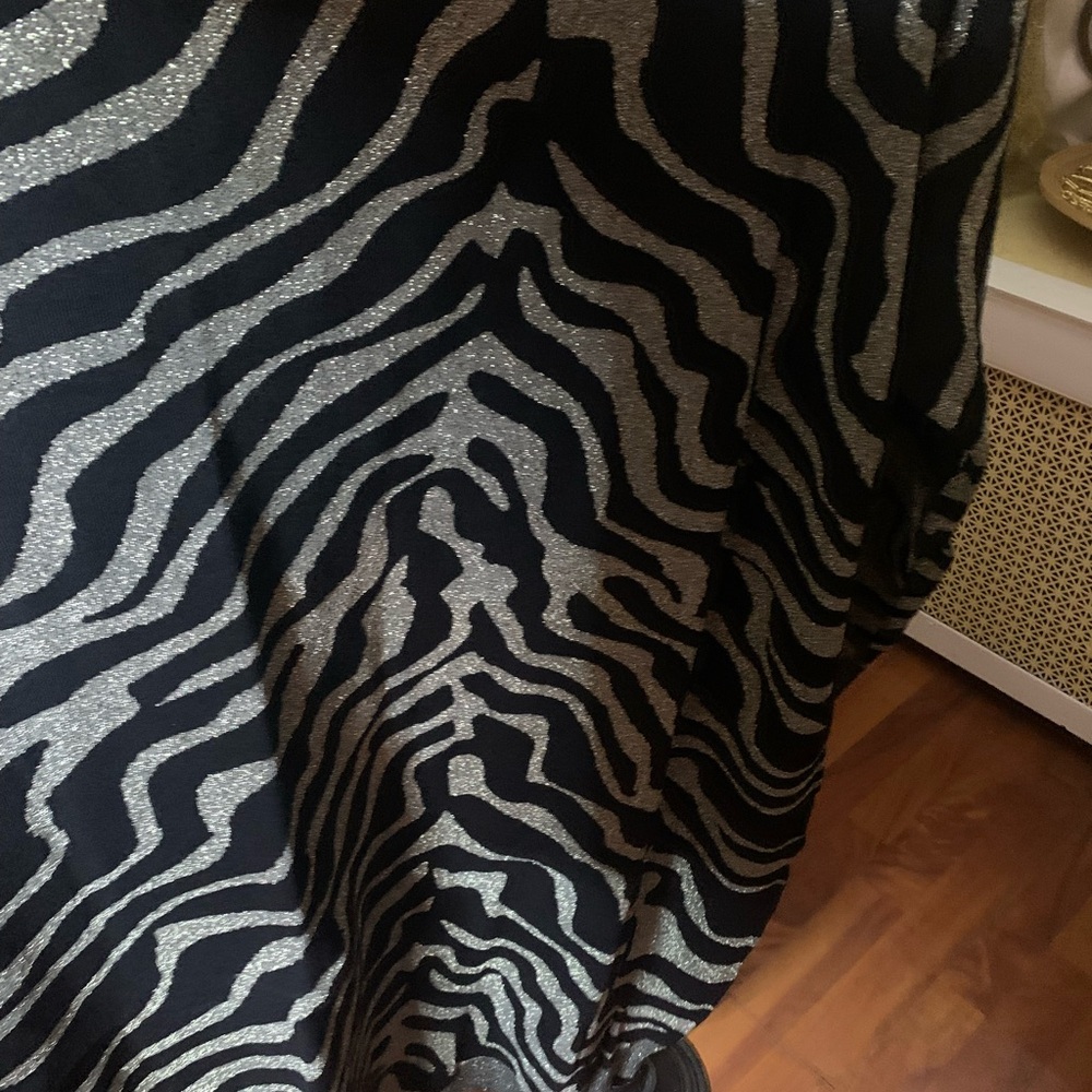 Dress - Picture 2 of 5